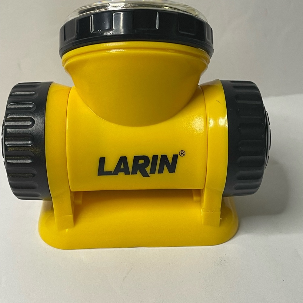 Larin Yellow Flashlight - Picture 5 of 7